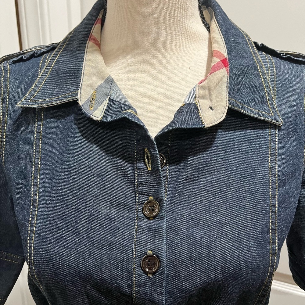 BURBERRY DENIM BUTTON UP DRESS - Picture 4 of 9